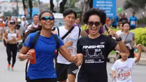More than 10,000 people join Fund Run for Charity in HCM City