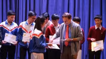 Vallet scholarships presented to students in central region