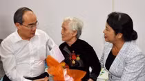 HCM City brings warm Tet to policy beneficiaries, poor people