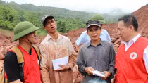 Vietnam Red Cross sends more aid to flood victims