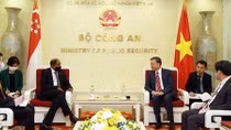 Minister To Lam receives incoming Singapore and Philippine Ambassadors 