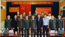 Deputy Minister Nguyen Van Son works with Tra Linh Border Station