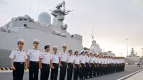 Vietnam naval ship visits Russia