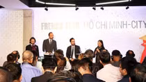 French PM attends France-Vietnam technological business forum