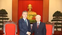 Vietnamese top leaders meet RoK President Moon Jae-in