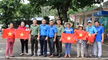 Young policemen of Kien Giang active in voluntary activities