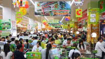 Enterprises race to recruit workers for Tet holidays