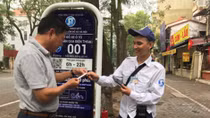 Hanoi squeezes in smart car-parking app