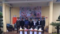 Charitable mission of police support ethnic people in Ha Giang