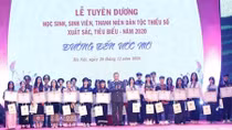 Outstanding ethnic minority students honored