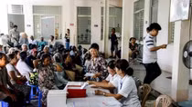 More than 2,500 poor people in Quang Tri get free medical checkups