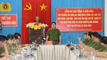 Deputy Minister Le Quoc Hung inspects Binh Dien Prison