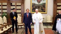 Deputy PM Truong Hoa Binh meets Vatican leaders