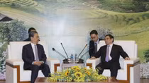 Vietnamese, Chinese Party officials discuss bilateral ties