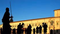 Italy president pledges to solve government crisis fast