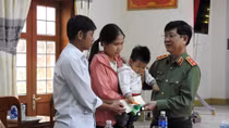 Deputy Minister Nguyen Van Son directs search for dead policeman in Quang Tri 