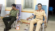 People and Police of Phu Quoc join blood donation day