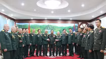 Lao Defence Minister receives former Vietnamese soldiers, experts
