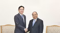 PM asks Samsung to turn Vietnam into its biggest hub
