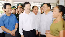 Deputy PM inspects seafood catching, trading in Ha Tinh
