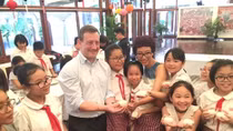 French Ambassador makes moon cake with Vietnamese students