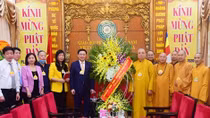 Hanoi leader extends greetings on Lord Buddha’s birthday