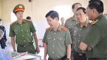 Deputy Minister Nguyen Van Son works with Dak P’lao Prison
