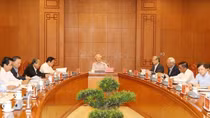 Top leader requests prompt settlement of serious corruption cases