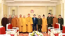 Deputy Minister Bui Van Nam receives Vietnamese religious leaders