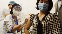 COVID-19 vaccination conducted in 19 Vietnamese localities, recoveries hit 2,265