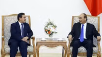 Prime Minister hosts new Lao ambassador