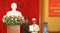 Minister To Lam congratulates newly promoted Lieutenant General Nguyen Van Son