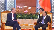 PM urges Carlsberg to expand investment in Vietnam