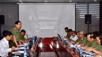 Deputy Minister Nguyen Van Thanh works with Da Nang on immigration management