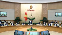 Vietnam’s economy stays positive amid global growth slowdown: PM