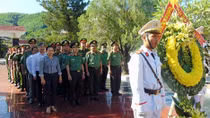 PSNews and Quang Nam Provincial Police pay tribute to martyrs 