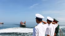 200 youngsters dispatched to visit Truong Sa archipelago
