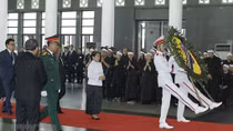 Leaders of foreign countries and international friends pay respect to former Party chief Do Muoi