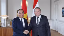 PM witnesses signing of agreements with Denmark