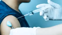 Mass vaccination begins in COVID-19 hotspot of Viet Yen