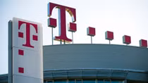 Router hacker suspect arrested at Luton Airport