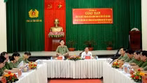 Deputy Minister Nguyen Van Son works with police leaders of southwestern provinces
