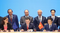 Vietnam, EU sign free trade, investment protection agreements