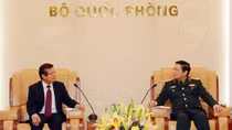 Defence Minister welcomes Cambodia’s interior ministry official