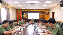 Deputy Minister Nguyen Van Thanh works with DIC 