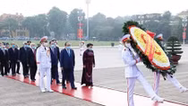 Party, State leaders pay tribute to President Ho Chi Minh