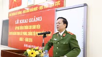 Hmong language course opens for drugs officers 