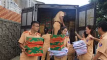 Hanoi traffic police join hands in disaster relief