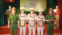 Capital Mobile Police Regiment honors outstanding officers and soldiers in the five-year emulation movement