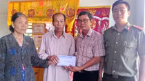 PSN visits and presents gifts to late “street knight” Nguyen Van Thoi’s family